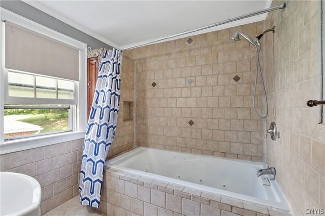 136 Century Drive, Geddes, NY 13209