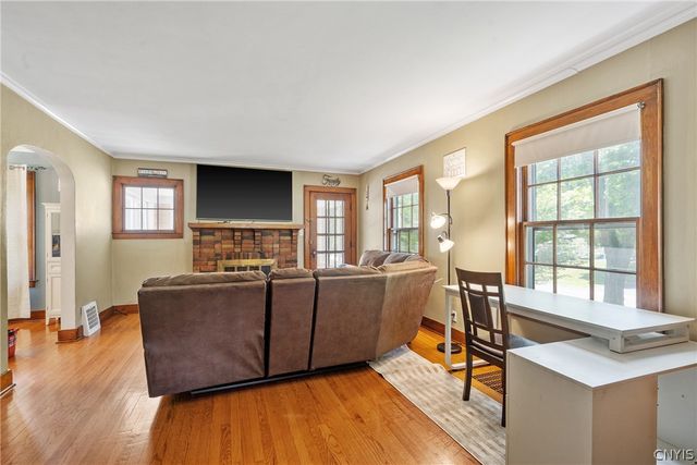 136 Century Drive, Geddes, NY 13209