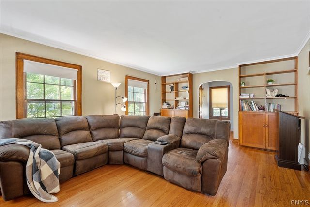 136 Century Drive, Geddes, NY 13209