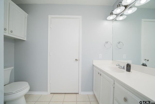 814 Braewood Circle, Lindale, TX 75771