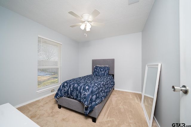 814 Braewood Circle, Lindale, TX 75771