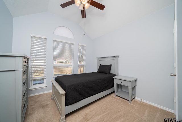 814 Braewood Circle, Lindale, TX 75771