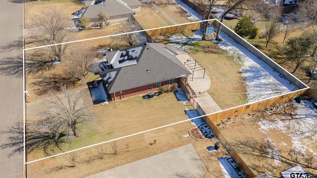814 Braewood Circle, Lindale, TX 75771