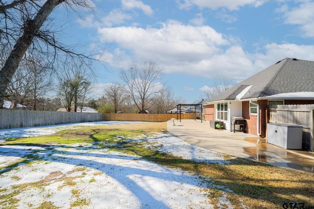 814 Braewood Circle, Lindale, TX 75771