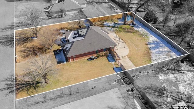 814 Braewood Circle, Lindale, TX 75771