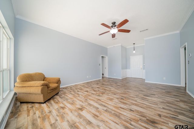 814 Braewood Circle, Lindale, TX 75771