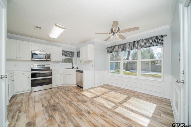 814 Braewood Circle, Lindale, TX 75771