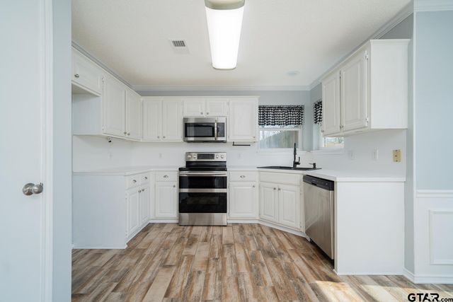 814 Braewood Circle, Lindale, TX 75771