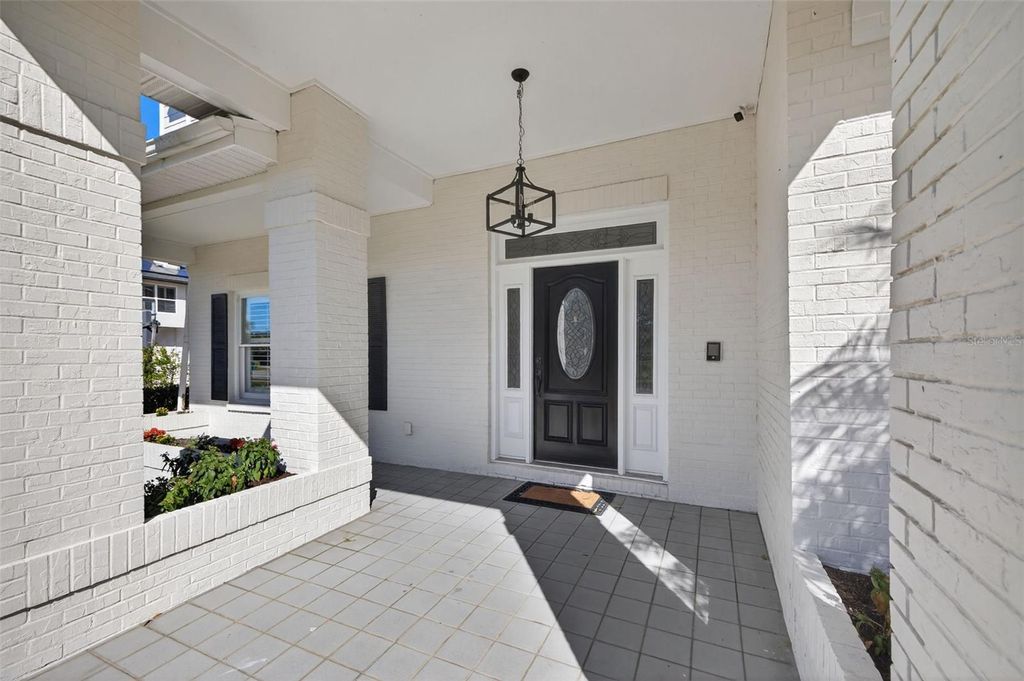 Image 3 of property listing at 8667 BURNING TREE CIRCLE, Seminole, FL 33777