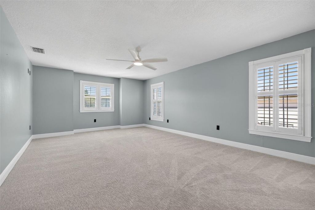 Image 28 of property listing at 8667 BURNING TREE CIRCLE, Seminole, FL 33777