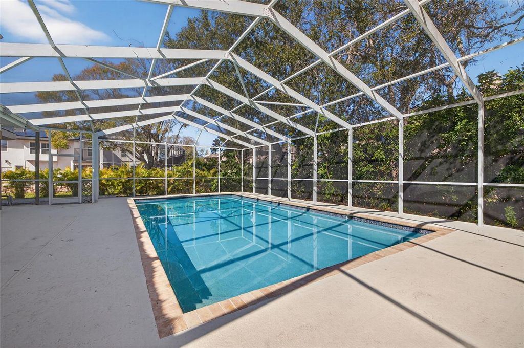 Image 40 of property listing at 8667 BURNING TREE CIRCLE, Seminole, FL 33777