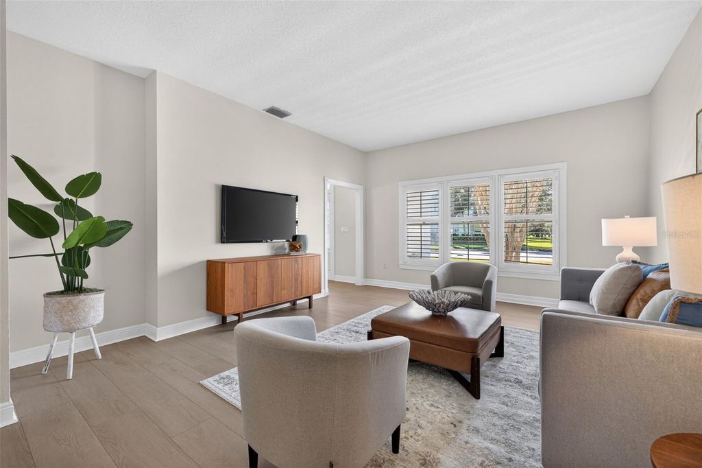 Image 5 of property listing at 8667 BURNING TREE CIRCLE, Seminole, FL 33777