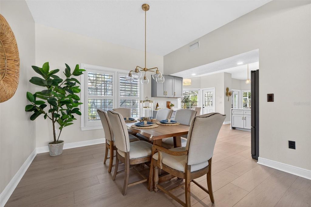 Image 9 of property listing at 8667 BURNING TREE CIRCLE, Seminole, FL 33777