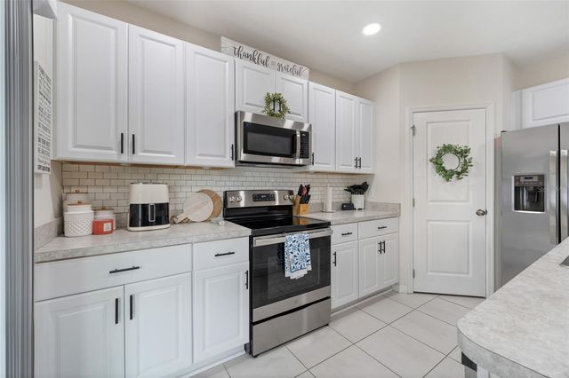 87 PRAIRIE FALCON DRIVE, Groveland, FL 34736