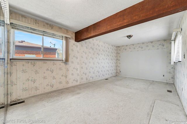 22952 Tuck Road, Farmington Hills, MI 48336