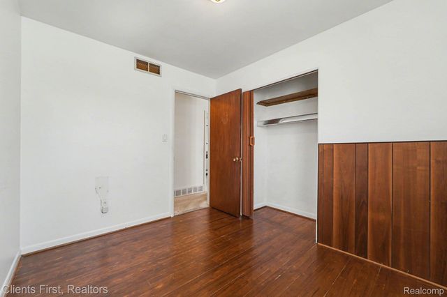 22952 Tuck Road, Farmington Hills, MI 48336