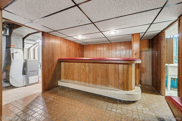 22952 Tuck Road, Farmington Hills, MI 48336