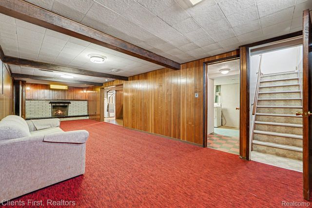 22952 Tuck Road, Farmington Hills, MI 48336