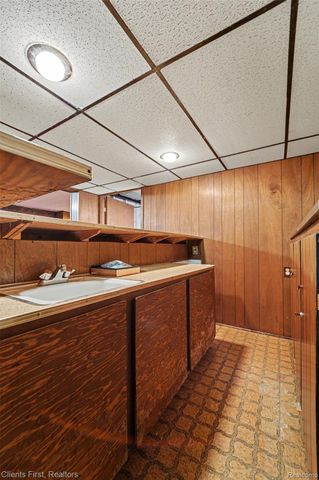 22952 Tuck Road, Farmington Hills, MI 48336