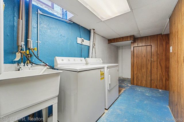 22952 Tuck Road, Farmington Hills, MI 48336