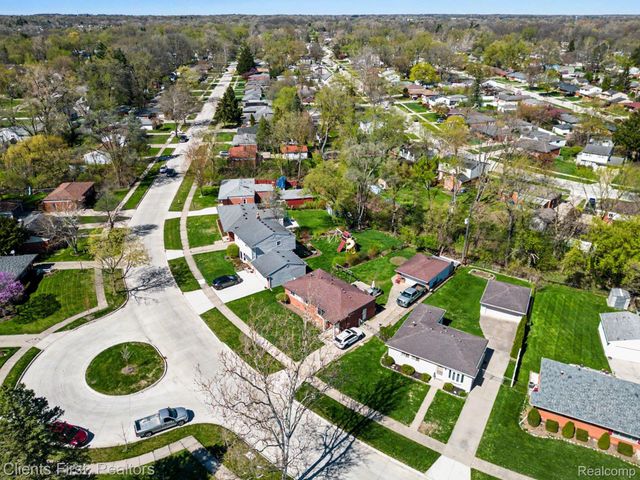 22952 Tuck Road, Farmington Hills, MI 48336