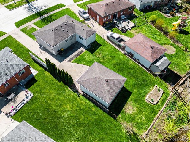 22952 Tuck Road, Farmington Hills, MI 48336