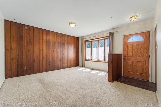 22952 Tuck Road, Farmington Hills, MI 48336