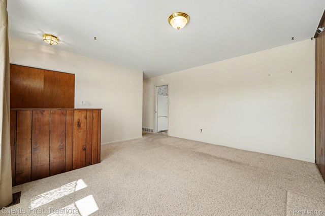 22952 Tuck Road, Farmington Hills, MI 48336