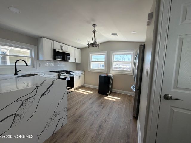 18 Mary Ann Court, Hazlet, NJ 07734