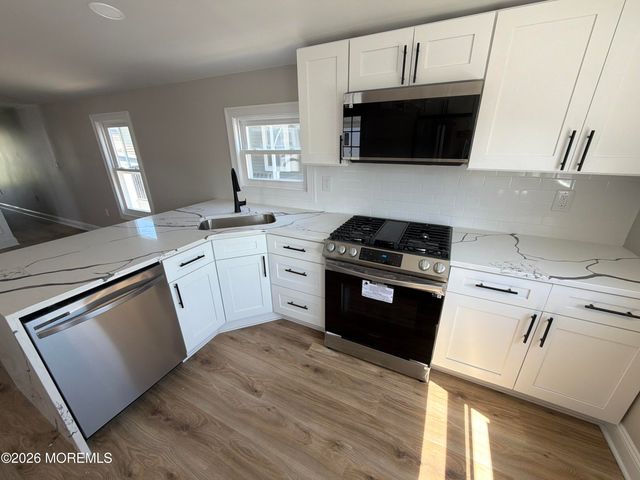 18 Mary Ann Court, Hazlet, NJ 07734