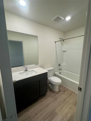 13627 Logan Pass Drive, Ponder, TX 76259