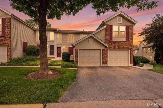 712 Sugar Glen Drive 7, St Peters, MO 63376