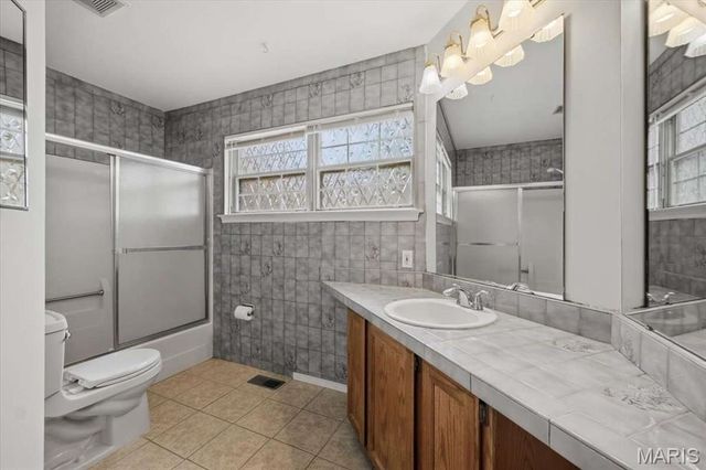 712 Sugar Glen Drive 7, St Peters, MO 63376