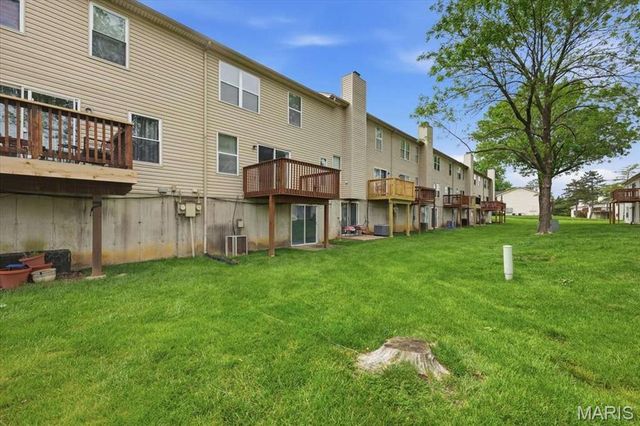 712 Sugar Glen Drive 7, St Peters, MO 63376