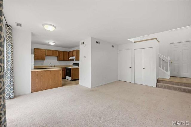 712 Sugar Glen Drive 7, St Peters, MO 63376