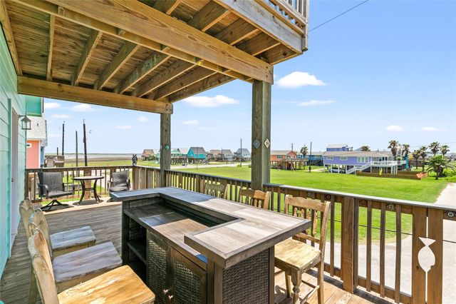 110 Pelican Place, Surfside Beach, TX 77541