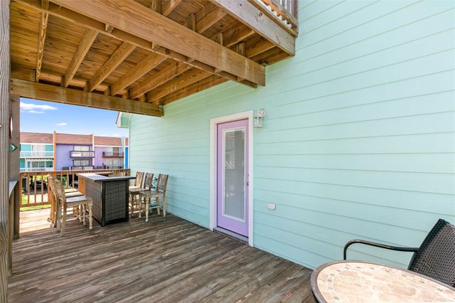 110 Pelican Place, Surfside Beach, TX 77541