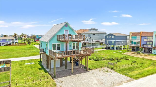 110 Pelican Place, Surfside Beach, TX 77541