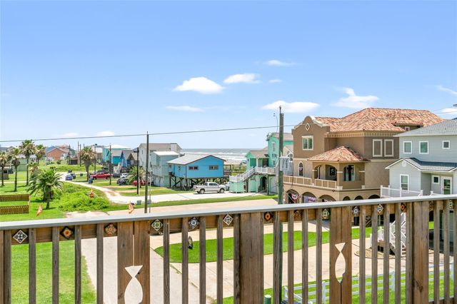 110 Pelican Place, Surfside Beach, TX 77541
