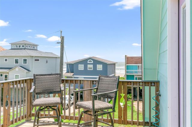 110 Pelican Place, Surfside Beach, TX 77541