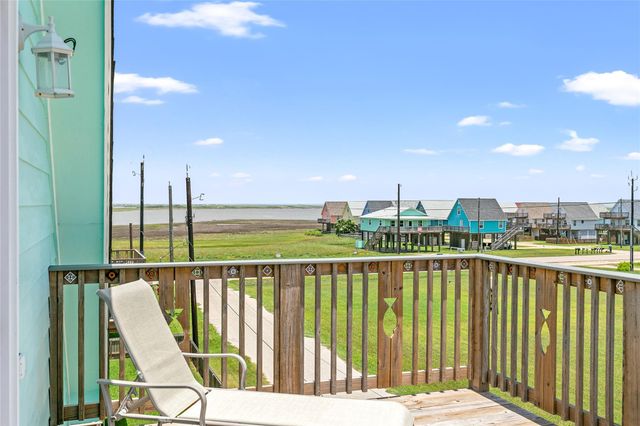 110 Pelican Place, Surfside Beach, TX 77541