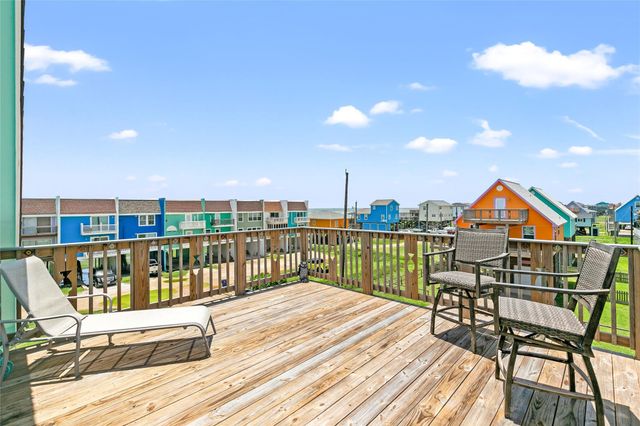 110 Pelican Place, Surfside Beach, TX 77541