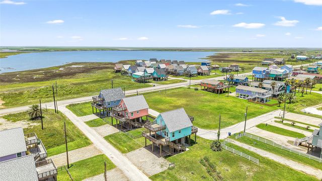 110 Pelican Place, Surfside Beach, TX 77541