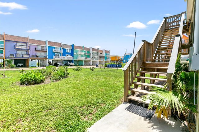 110 Pelican Place, Surfside Beach, TX 77541