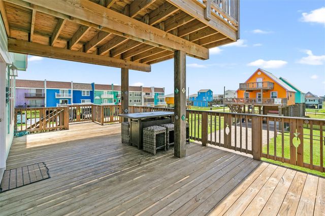 110 Pelican Place, Surfside Beach, TX 77541