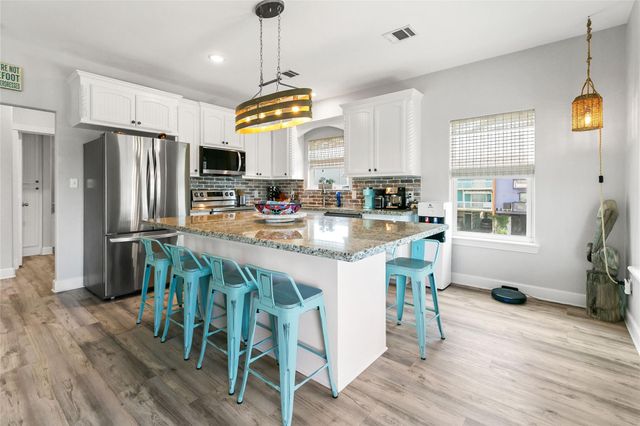110 Pelican Place, Surfside Beach, TX 77541