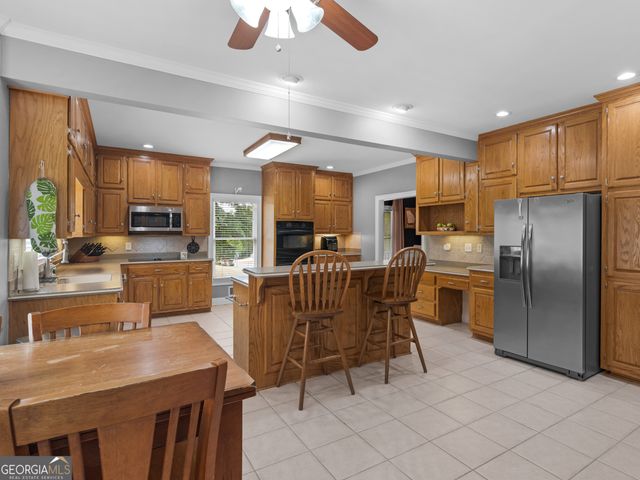 511 Clearwater Drive, Mcdonough, GA 30252