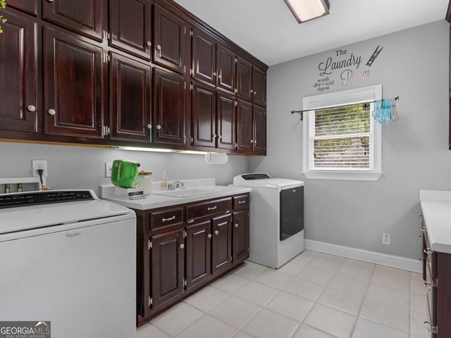 511 Clearwater Drive, Mcdonough, GA 30252