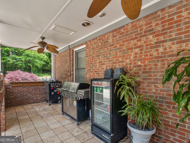511 Clearwater Drive, Mcdonough, GA 30252
