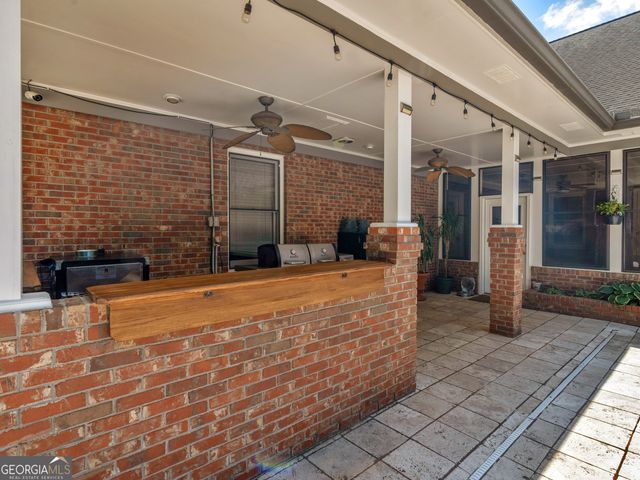 511 Clearwater Drive, Mcdonough, GA 30252